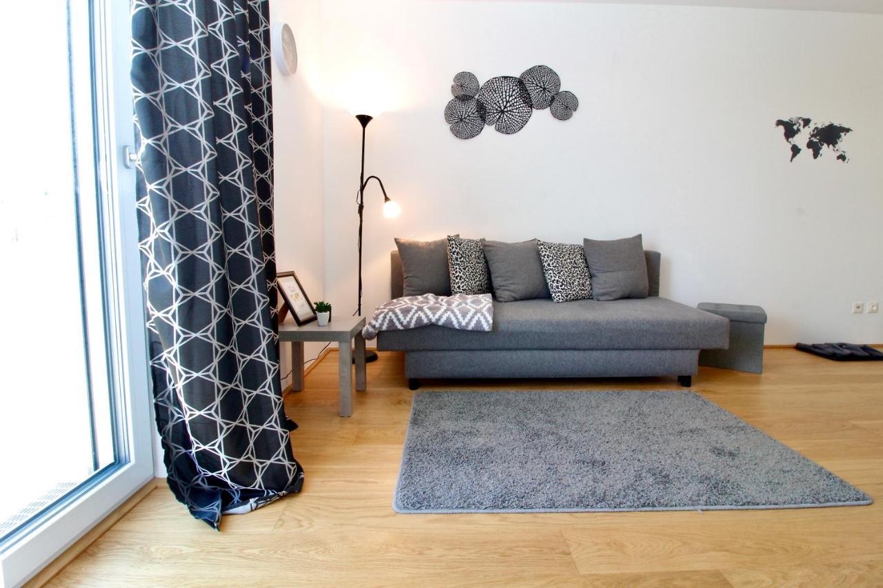 Modern Balcony Apartment With Pool Close To Lake In "Donaustadt" ウィーン エクステリア 写真