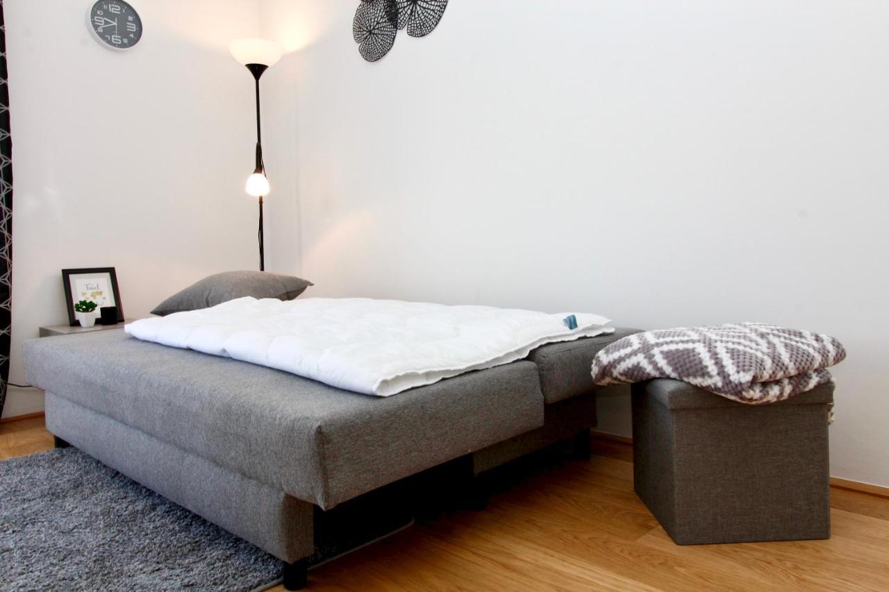 Modern Balcony Apartment With Pool Close To Lake In "Donaustadt" ウィーン エクステリア 写真